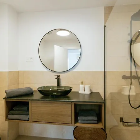 Apartamento 2 Bedroom Lovely In *