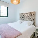 2 Bedroom Awesome In *